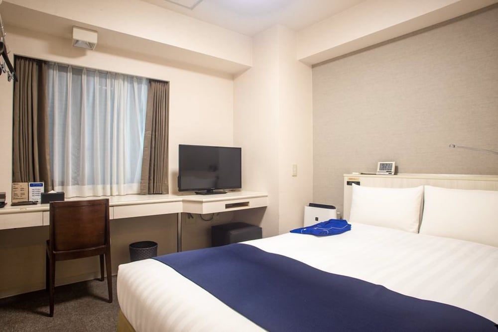 undefined Hamilton Hotel Blue 3