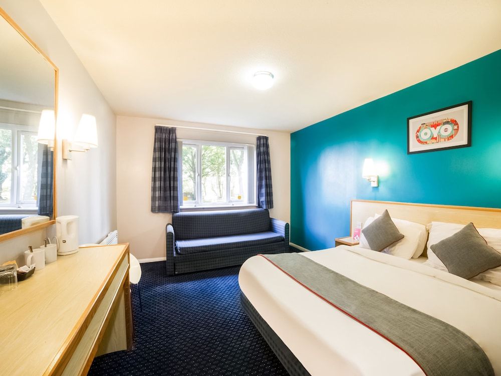 OYO Sunrise Hotel, A46 N Leicester Deluxe Double Room, 1 Double Bed 4