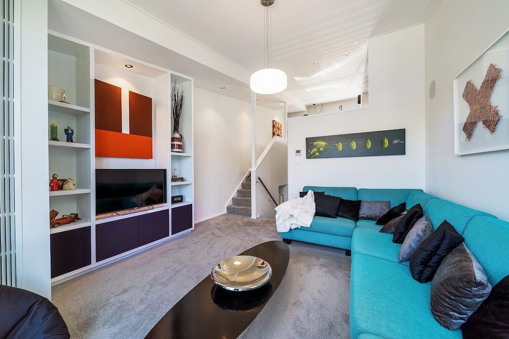 undefined Lake View Greenstone Luxe Apartment 7