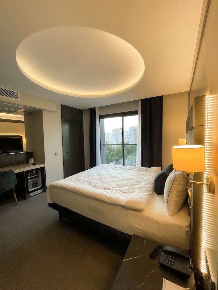 Turkay Hotel Deluxe Room, 1 King Bed, City View 4