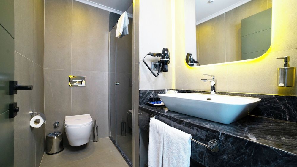 Turkay Hotel Deluxe Room, 1 King Bed, City View 16