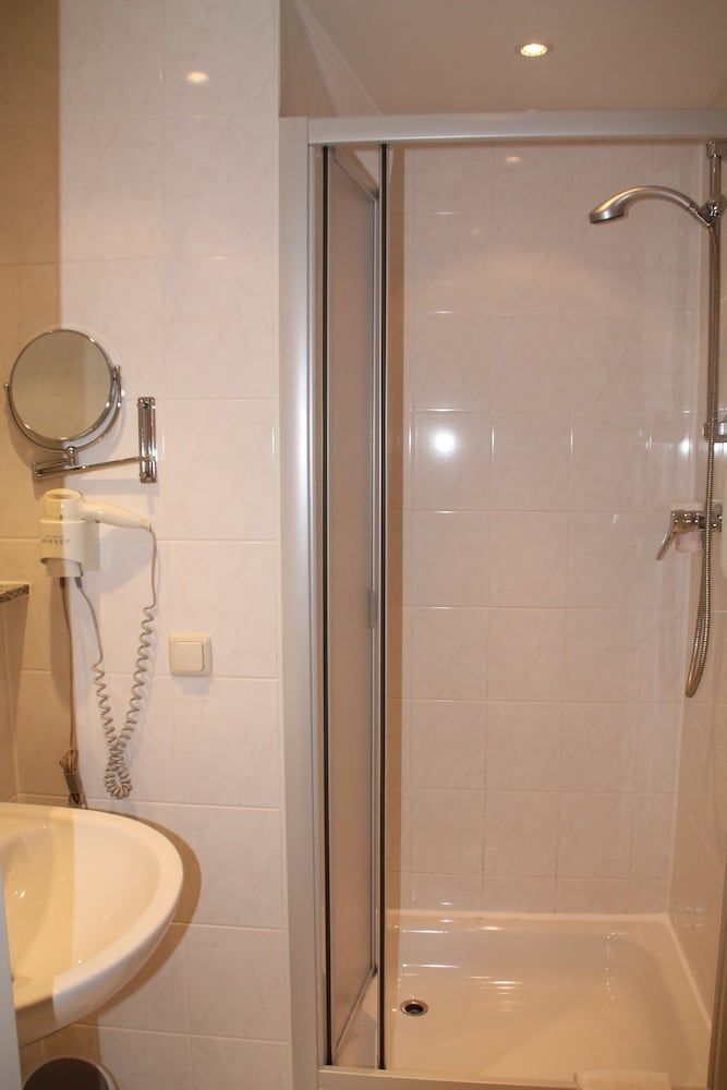 HOTEL RIESENJunior by Trip Inn Twin Room 3