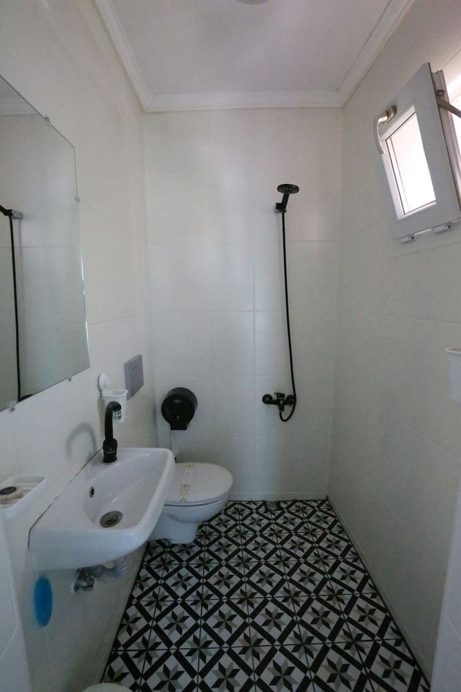 Lavender Otel Economy Room 8