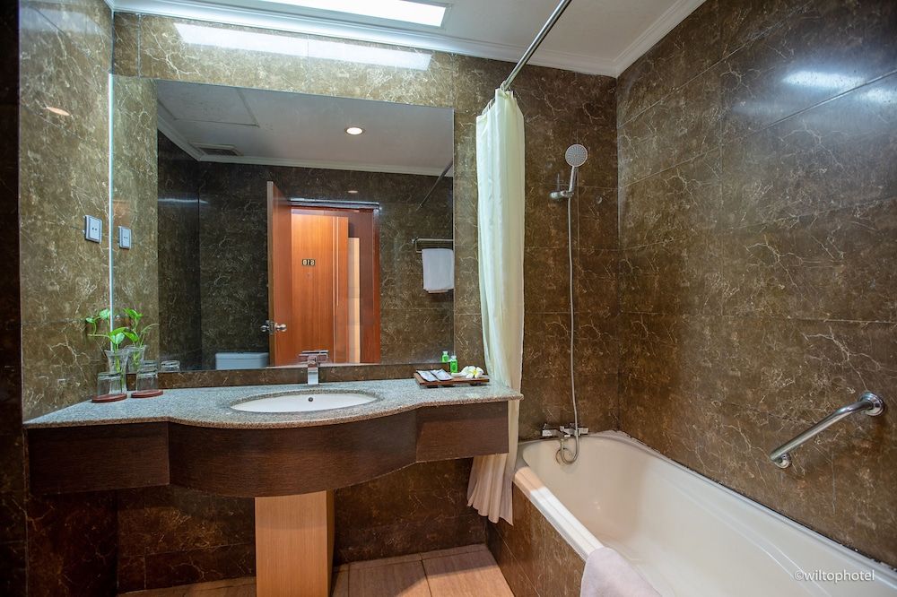 Wiltop Hotel Grand Deluxe Room 4