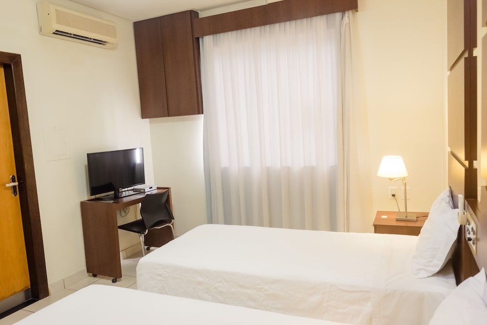 Ibituruna Center Hotel Family Triple Room 4