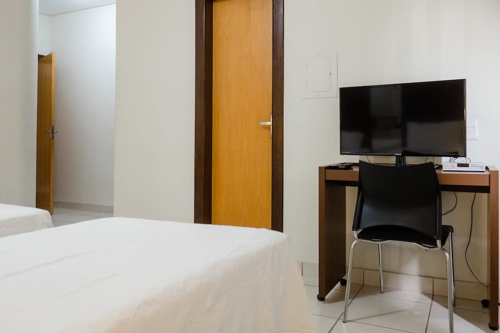 Ibituruna Center Hotel Deluxe Room, 2 Twin Beds 8