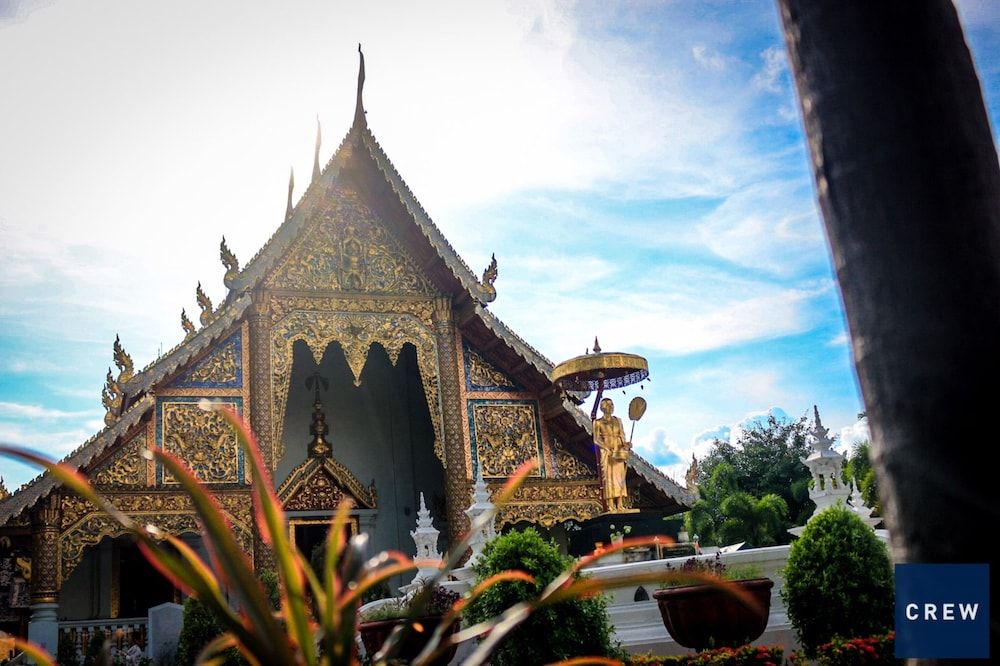 undefined Crew Hotel 10