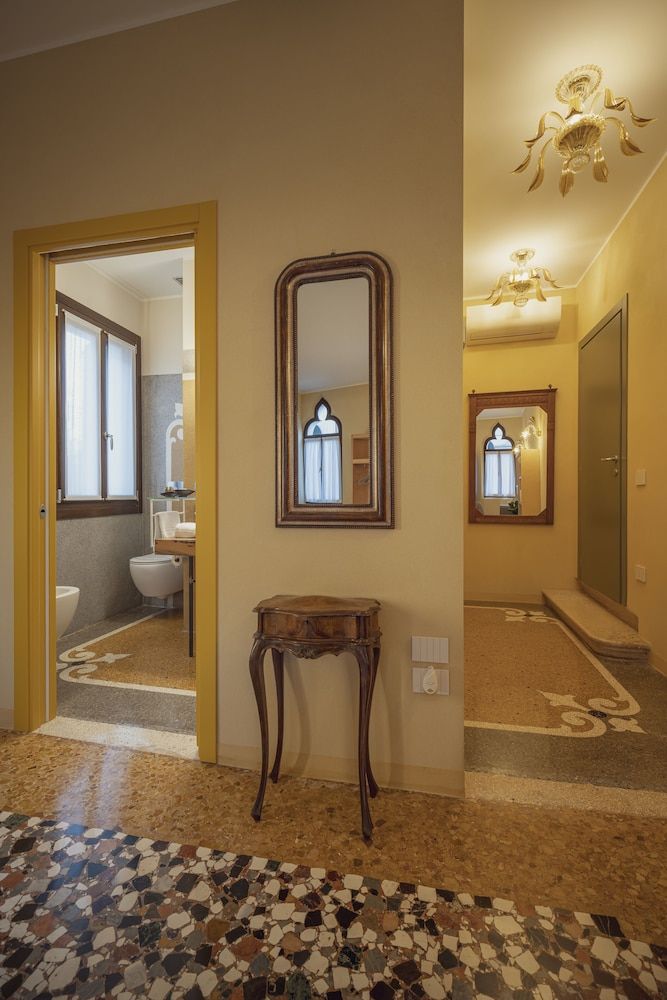 Cinqueteste Luxury Home Venice Deluxe Double Room 4