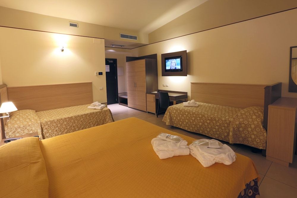 Hotel Milazzo Quadruple Room 2