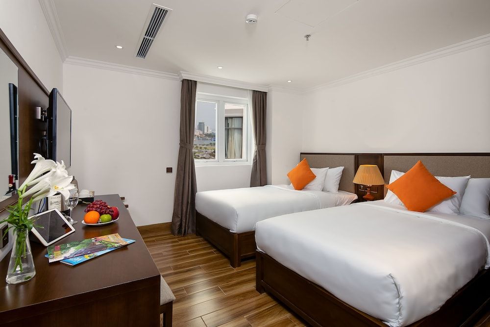 Roliva Hotel & Apartment Danang Deluxe Twin Room 3