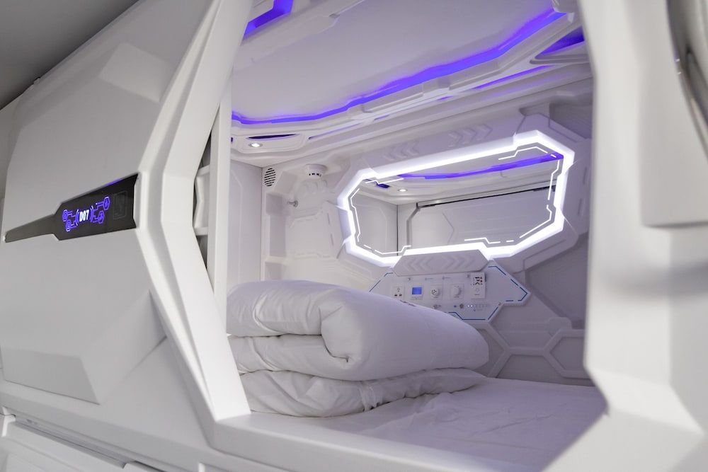 Pod Inn Side Entrance Single Capsule Bed 7
