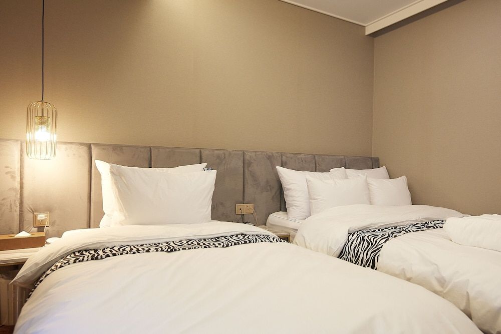 undefined Den Basta Hotel 9