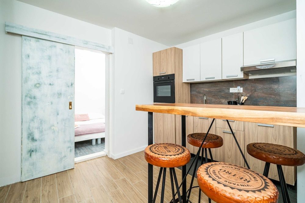 undefined Apartments Dub 3