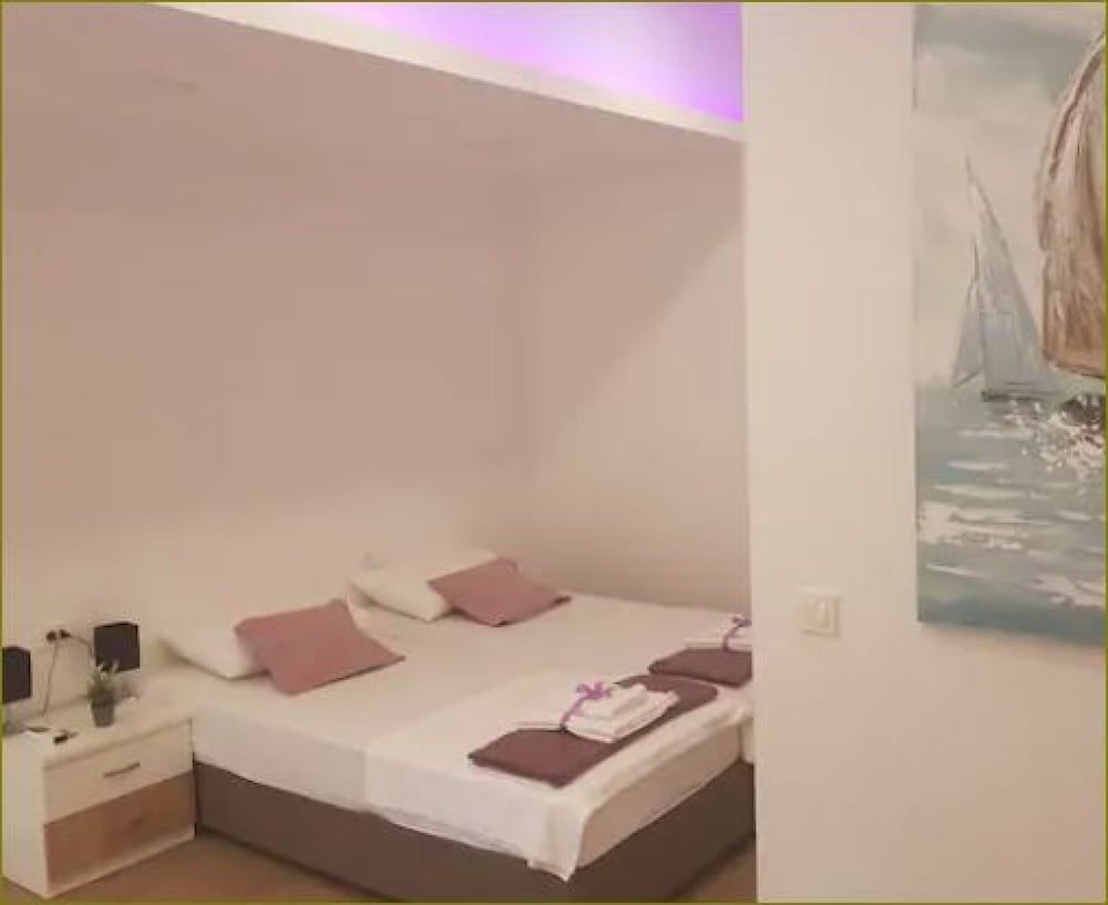 undefined Apartments Dub 9