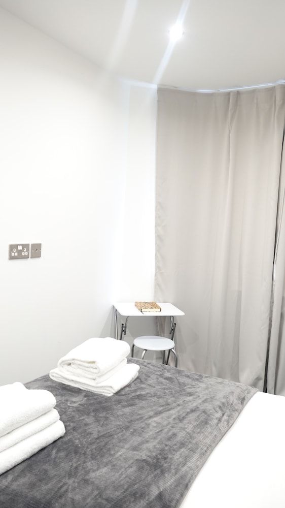 The Hatton Rooms Double Room (Room 2) 8