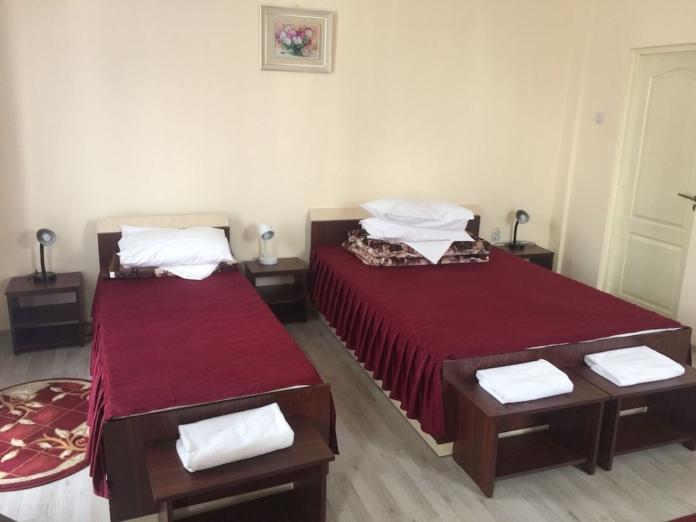 Continental Economy Triple Room