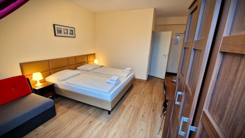 Mikon Eastgate Hotel Family Room for 2 adults and 1 child 2