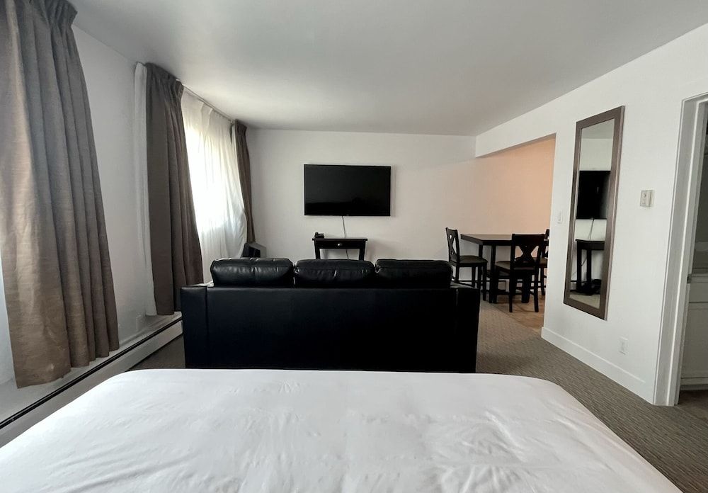 Anavada Inn & Suites - Prince George Premium Studio Suite