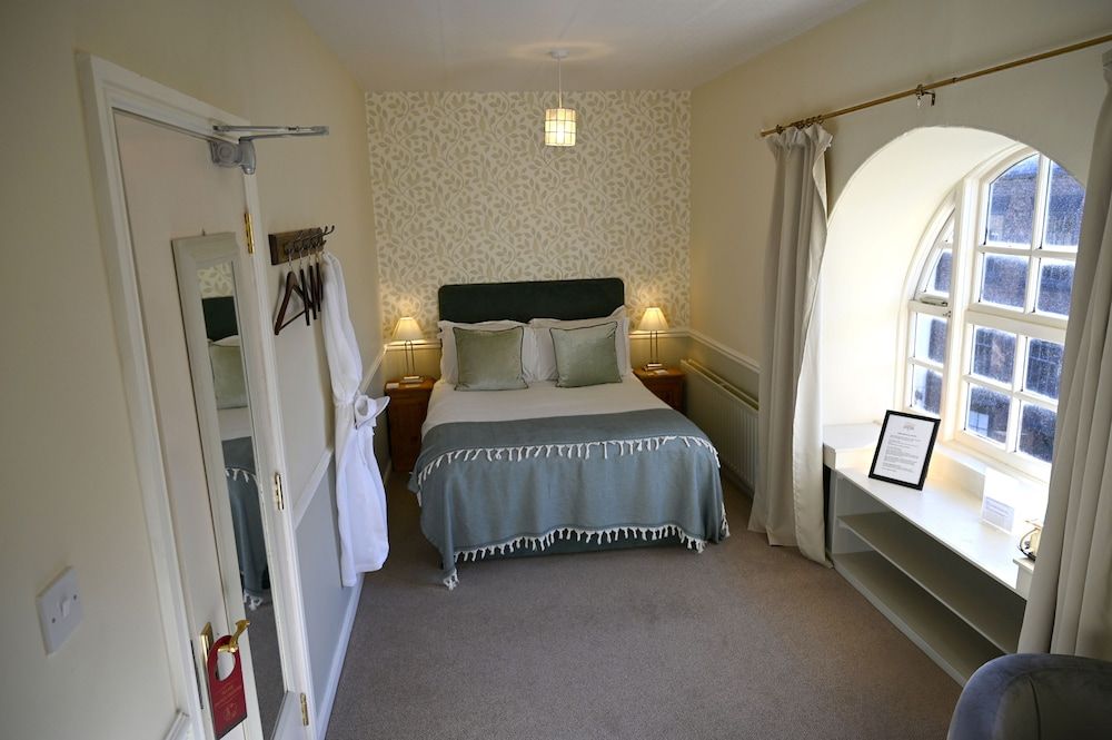 Orchard Club - Newton House Basic Double Room, 1 Double Bed (with detached private bathroom)