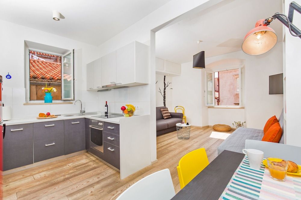 undefined Apartment & Room Joy 5