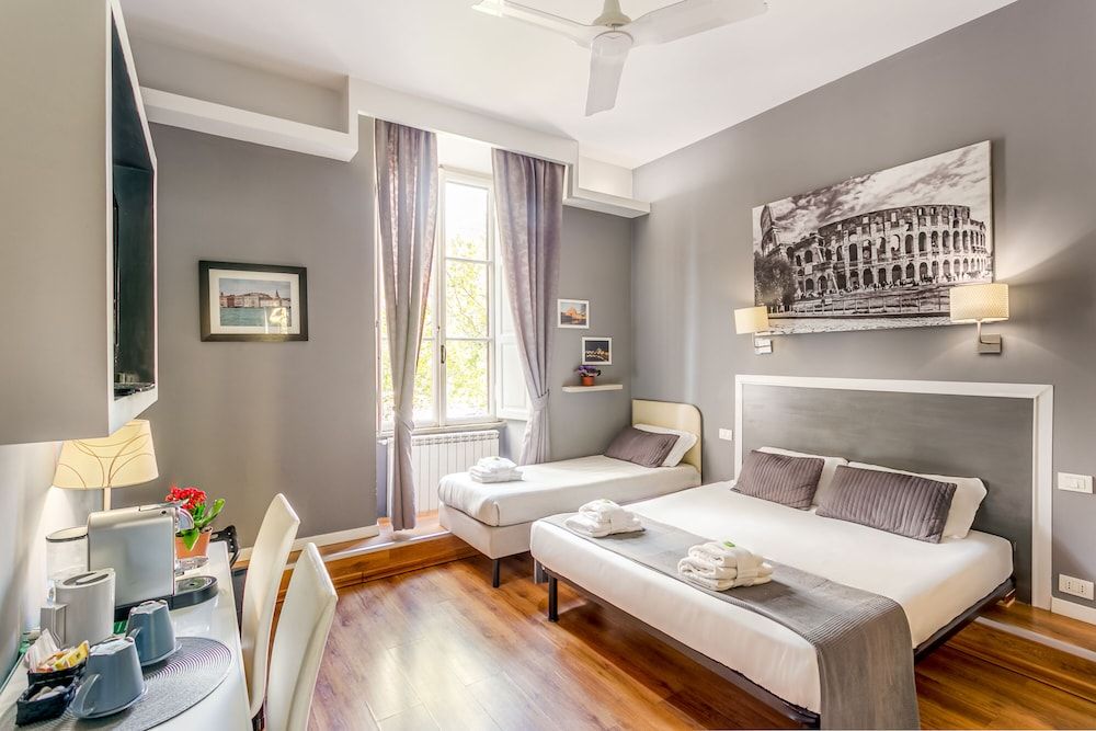 AmoRoma Suite Superior Triple Room (101) 10