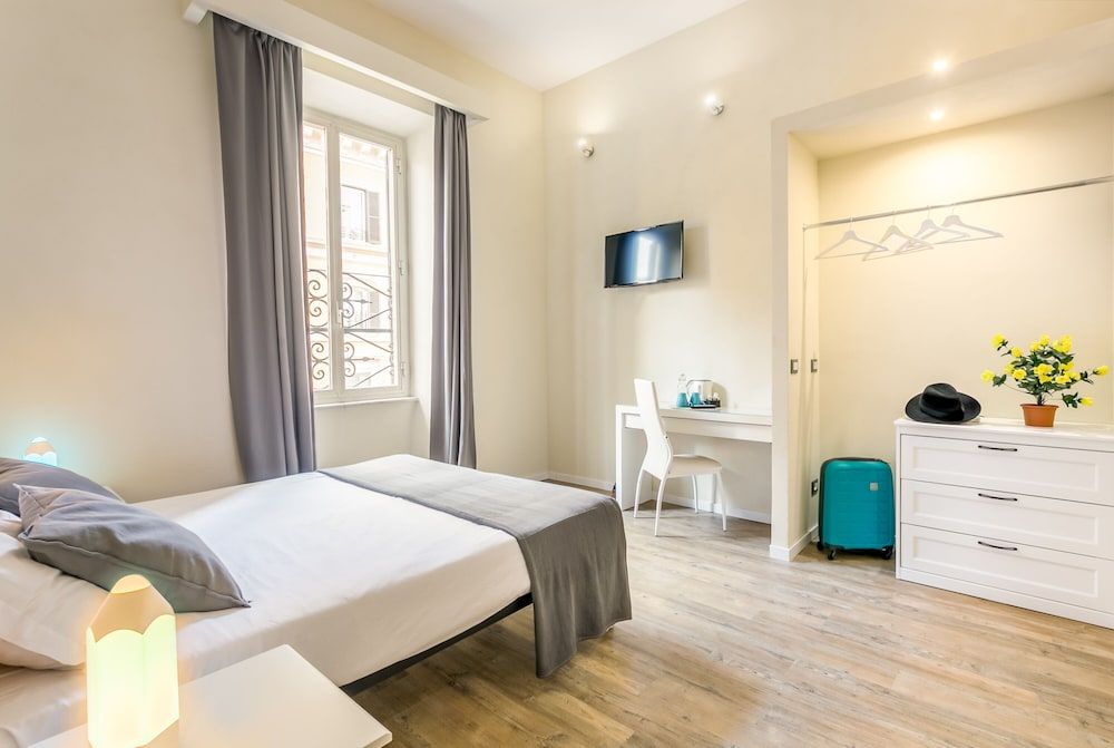 AmoRoma Suite Superior Triple Room (101) 6