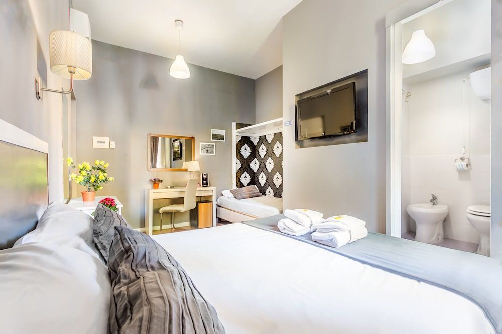 AmoRoma Suite Superior Triple Room (101) 18