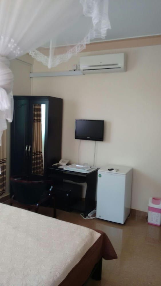 United Motel Entebbe Standard Single Room 7