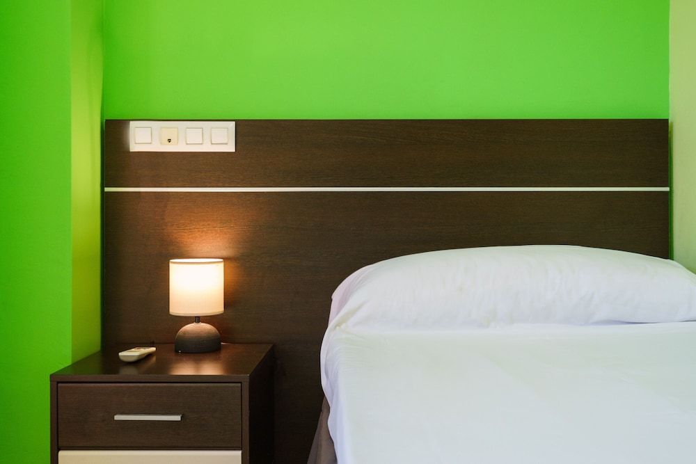 Hostal Frasca by Vivere Stays Single Room 2