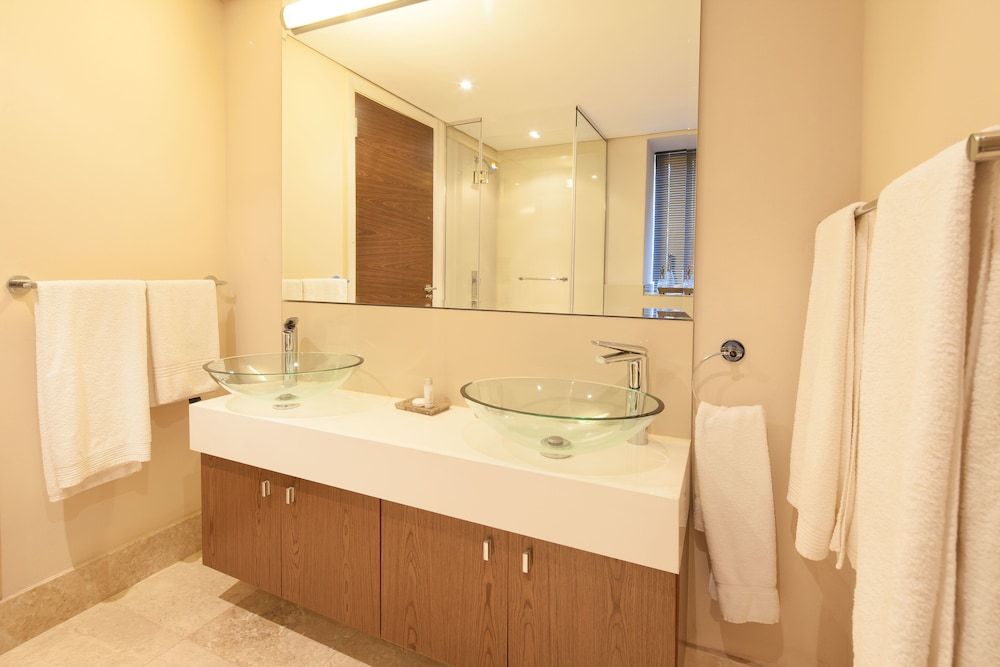 Canal Quays Luxury Apartments Executive Room, 2 Bedrooms 17