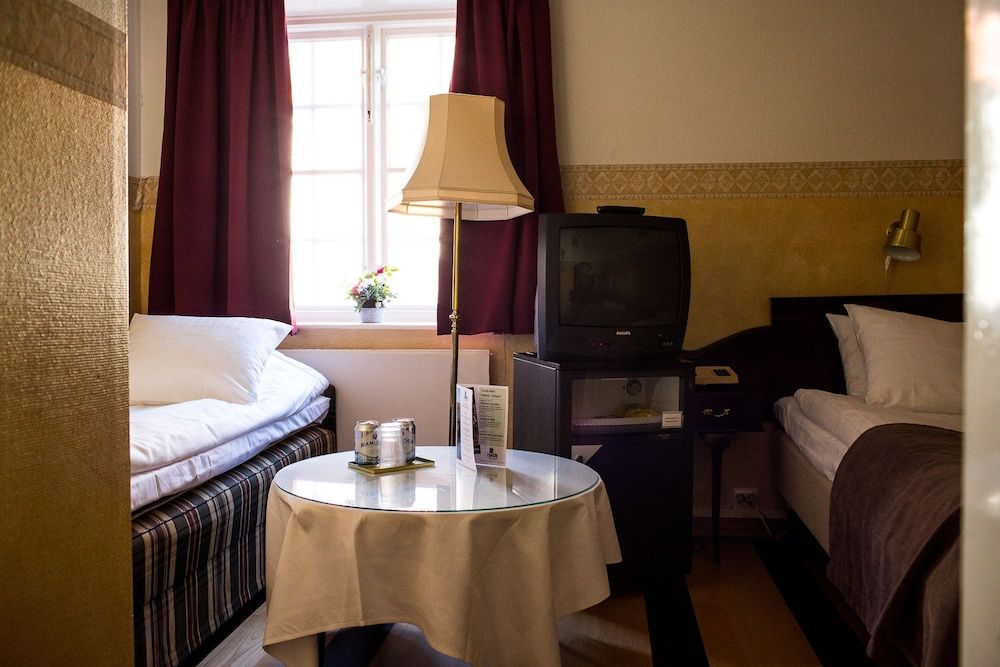 Single Room (with Sofa Bed)