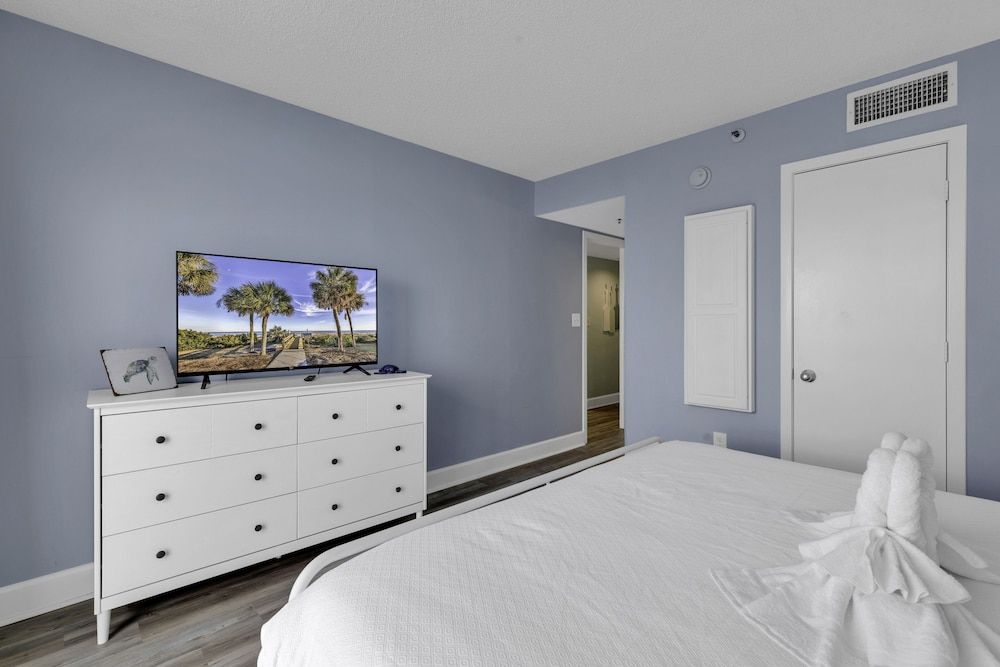 Premium Condo, Multiple Bedrooms, Balcony, Ocean View