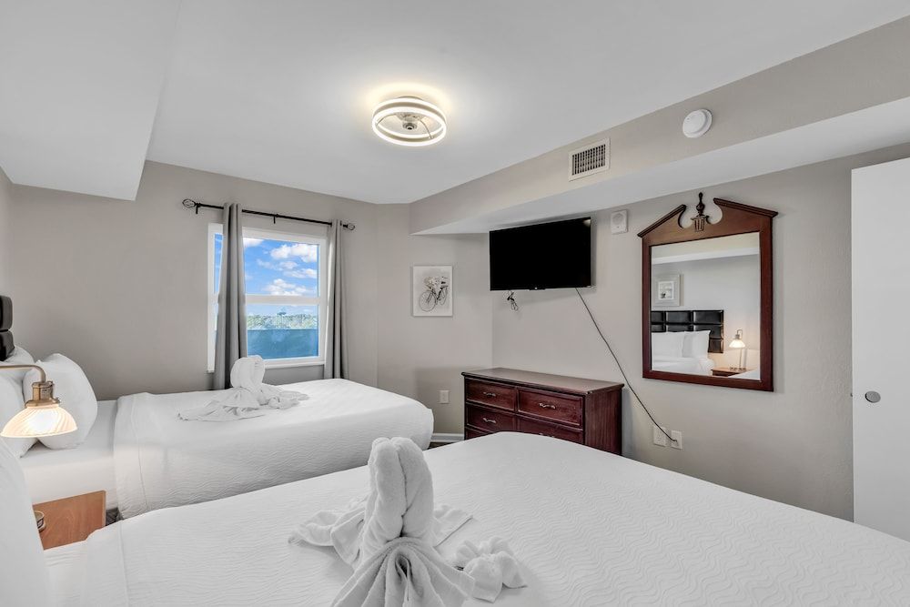 Comfort Condo, 1 Bedroom, Balcony, Beach View