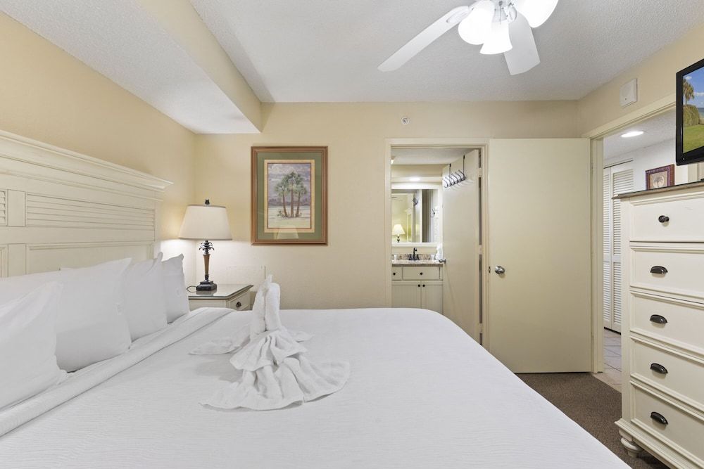 Romantic Condo, 2 Bedrooms, Balcony, Ocean View