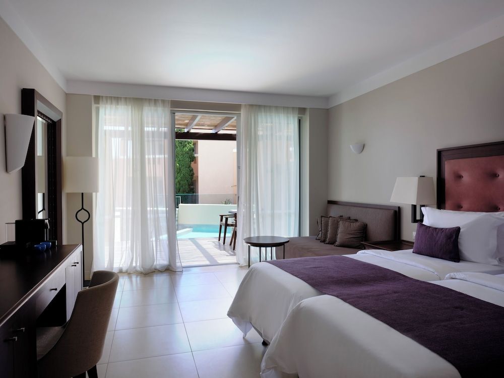 Twin / Double Room Swim Up Inland View