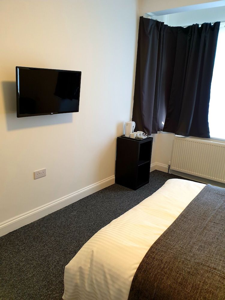 Wanstead Hotel Double Room 6
