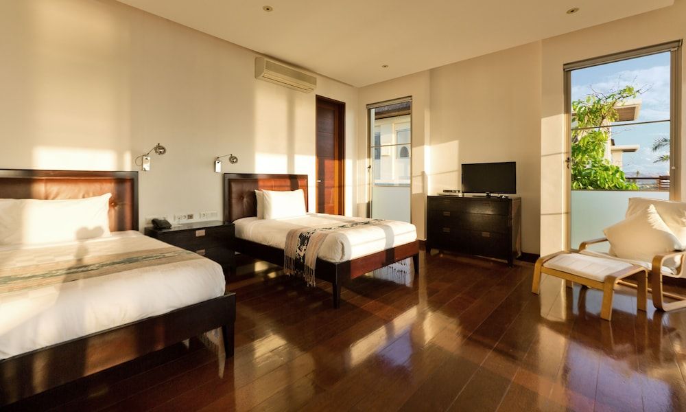 Sanur Residence 3 Bedrooms Deluxe Villa Beachfront 4
