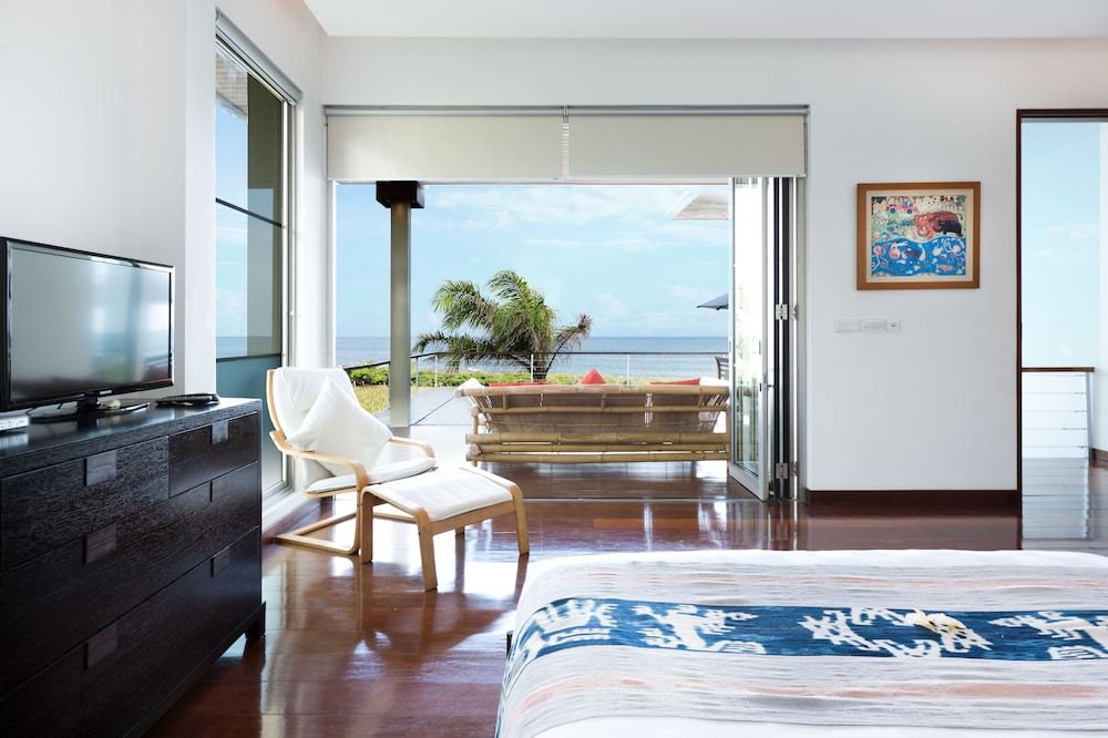 Sanur Residence 3 Bedrooms Deluxe Villa Beachfront 3