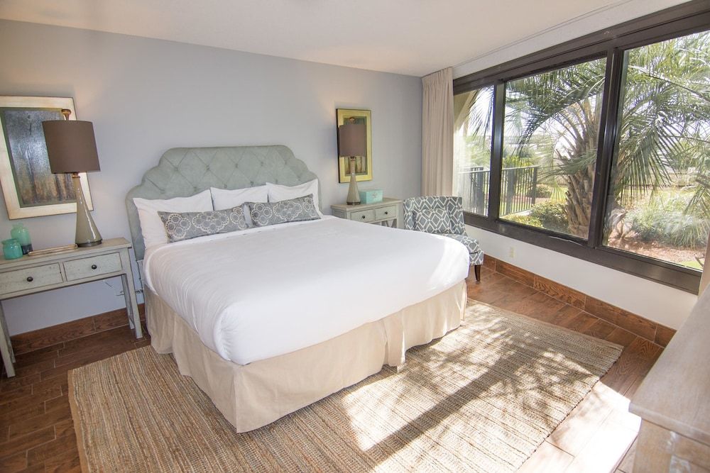 Condo, 2 Bedrooms, Beach View (Beachside 1 4011)