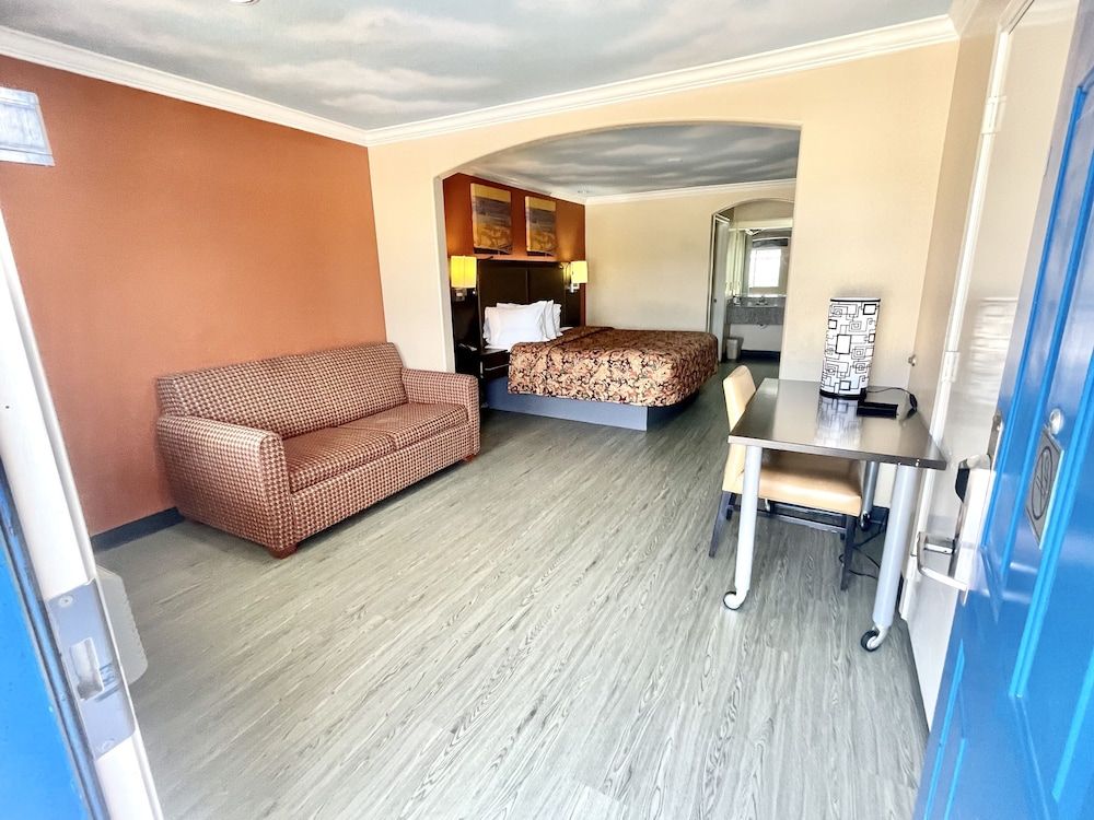 Standard Room, 1 King Bed, Smoking