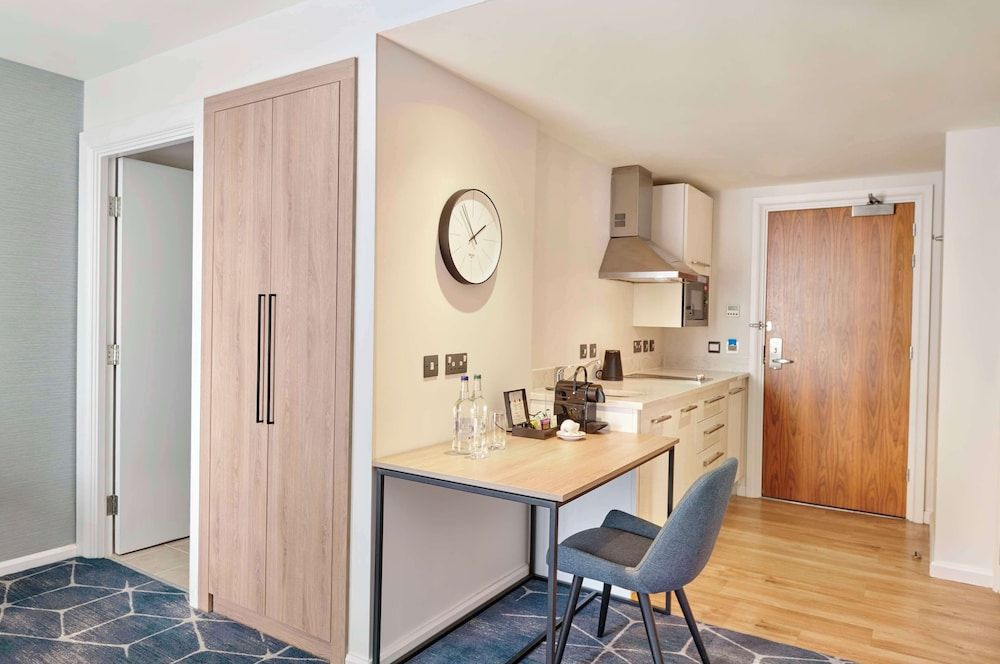 Hyatt House London Stratford Studio, 1 King Bed, Kitchenette, Park View 25