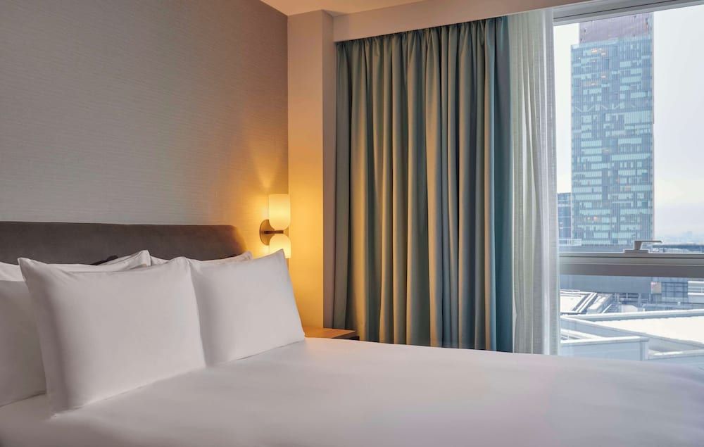 Hyatt House London Stratford Studio, 1 King Bed, Kitchenette, Park View 8