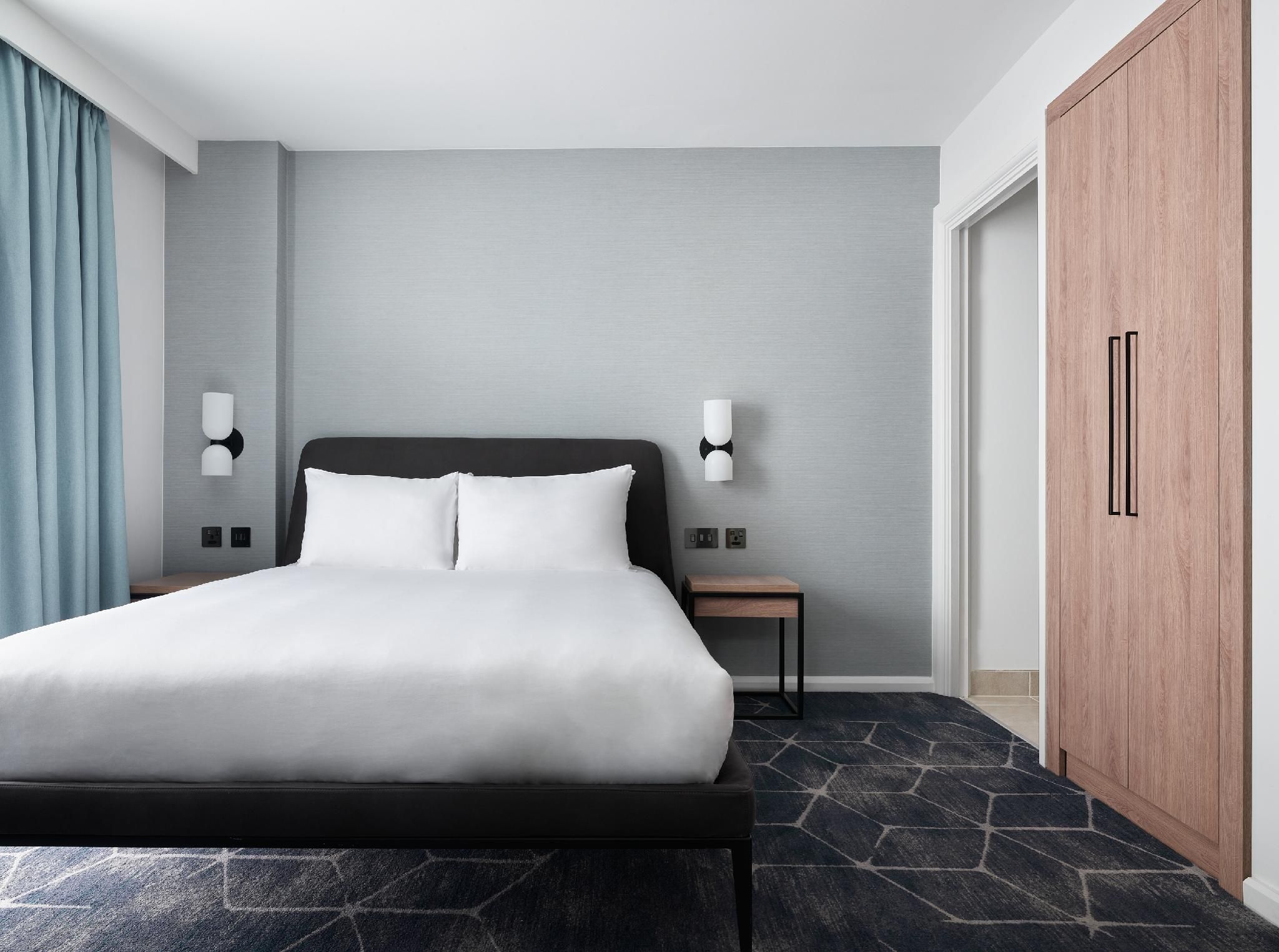 1 King Bed Studio Olympic Park View With Kitchenette