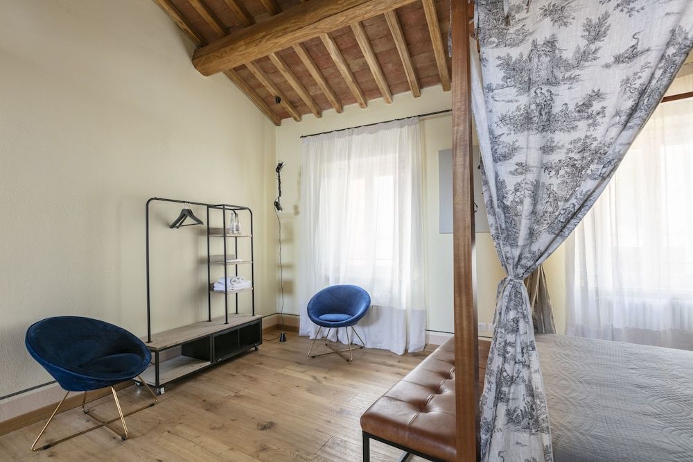 Tuscany View, Montalcino Classic Triple Room 15