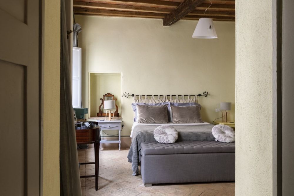 Tuscany View, Montalcino Classic Triple Room 2