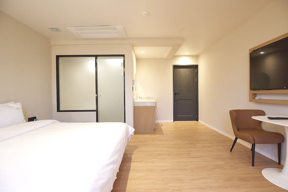 Bonathree Hotel Deluxe Double Room 6