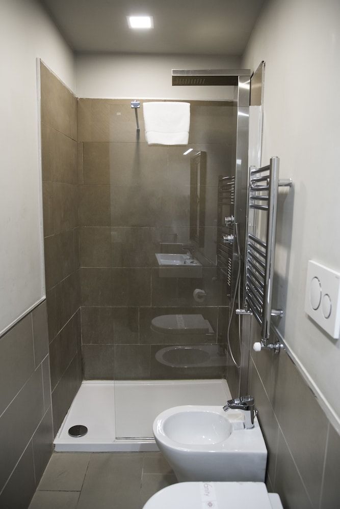 Juno Pantheon Double Room 4