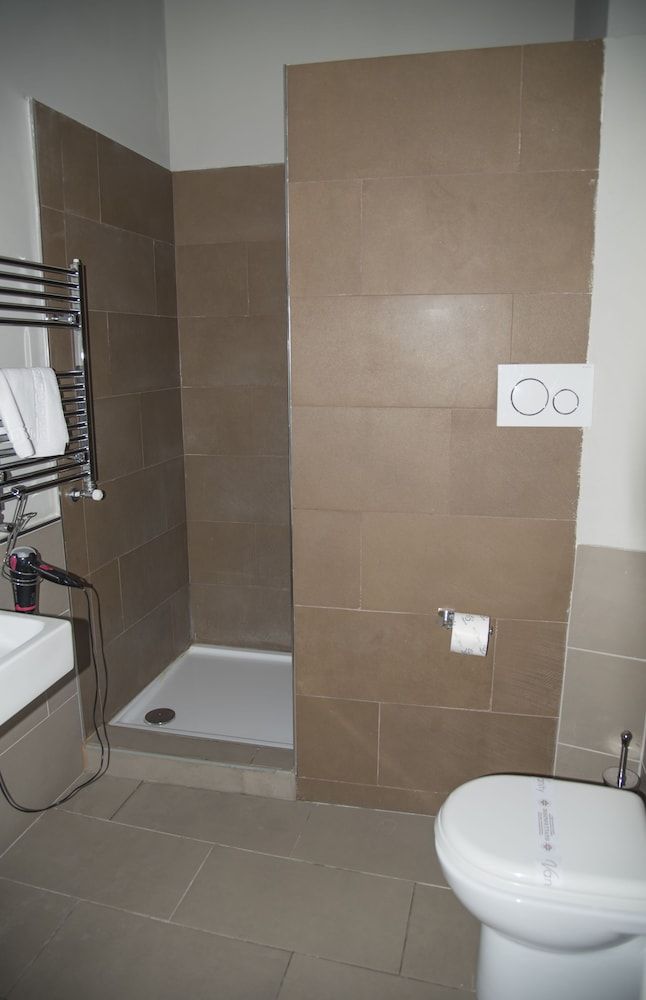 Juno Pantheon Triple Room 5