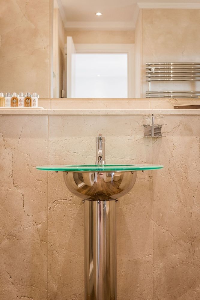 The Residence by Beach House Marbella Junior Suite, 1 King Bed, Non Smoking, Partial Ocean View 5