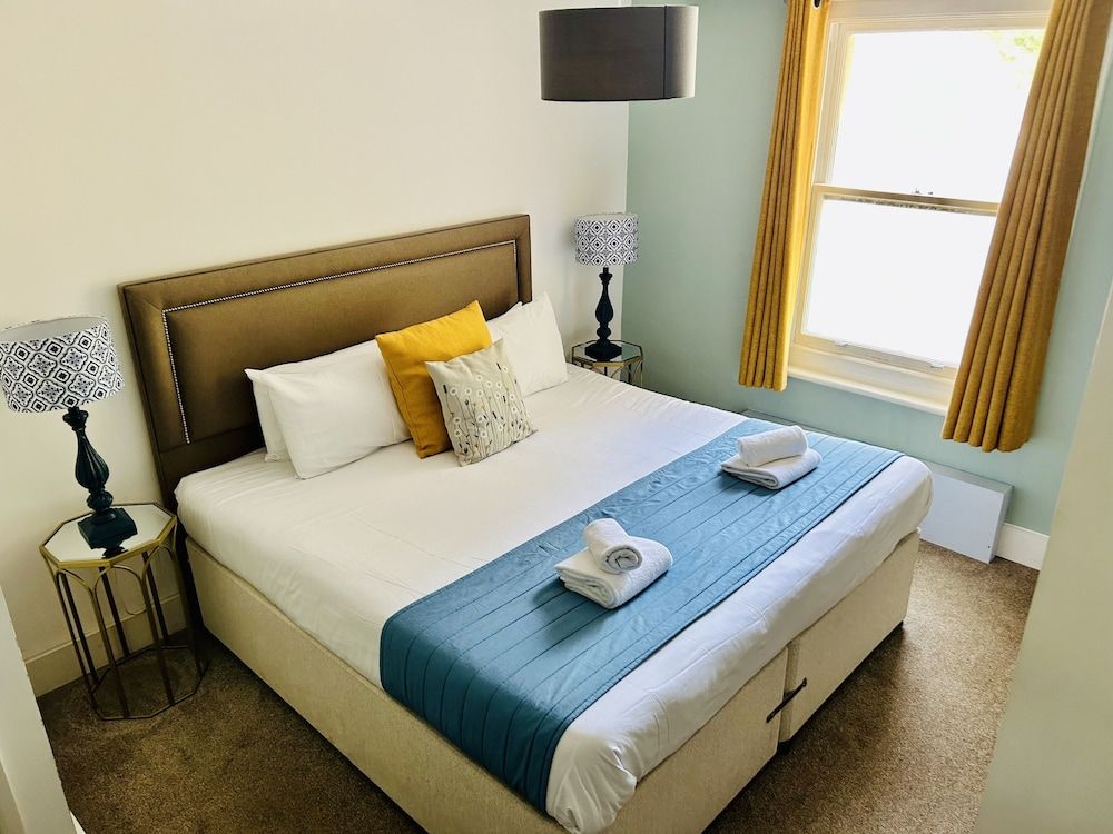 Guestling Hall Hotel Room 9 2